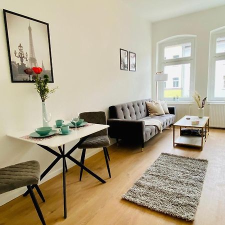 Stilvolles Apartment In Zentraler Lage - Smart-Tv, Queensize-Bett, Altbaustil, Kueche In City-Naehe Ерфурт Екстер'єр фото