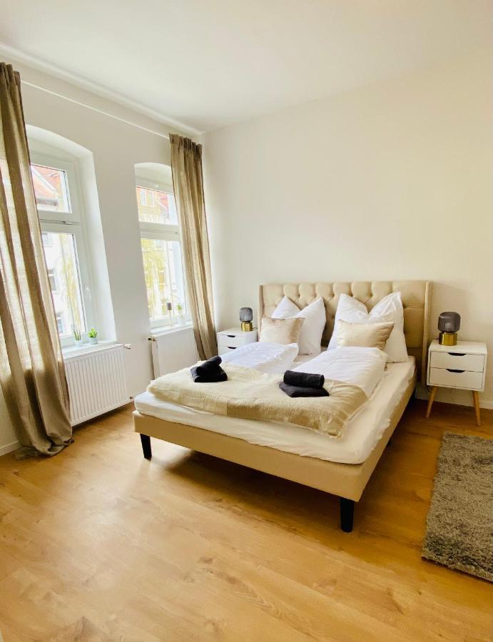 Stilvolles Apartment In Zentraler Lage - Smart-Tv, Queensize-Bett, Altbaustil, Kueche In City-Naehe Ерфурт Екстер'єр фото