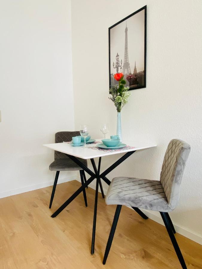 Stilvolles Apartment In Zentraler Lage - Smart-Tv, Queensize-Bett, Altbaustil, Kueche In City-Naehe Ерфурт Екстер'єр фото